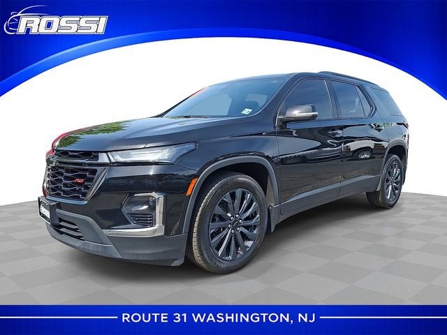 2023 Chevrolet Traverse RS in Mosaic Black Metallic — front three-quarter view